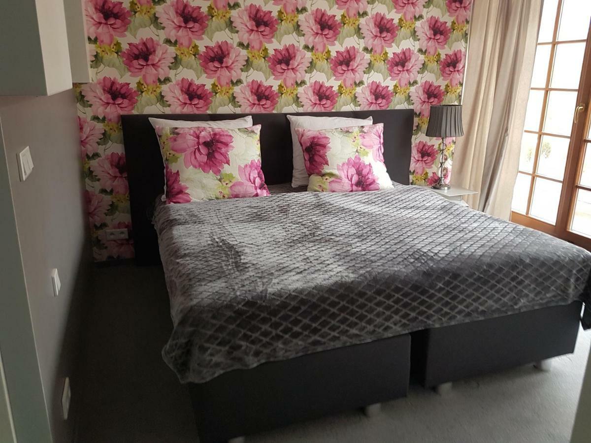 Mak Bed and Breakfast Murowana Goślina Exteriör bild